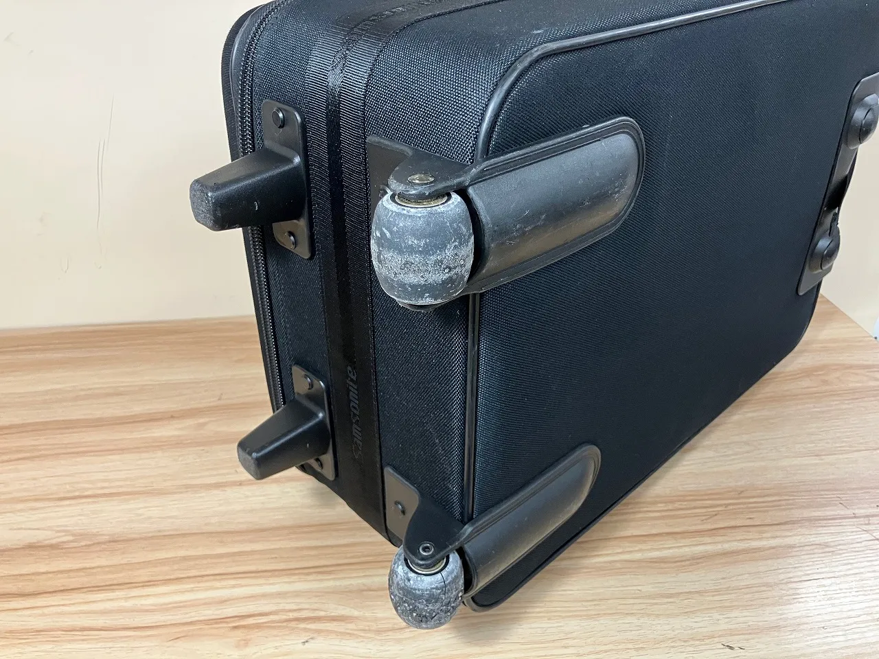【最終：値下げ】Samsonite 大型キャリーケース　メーカー修理直後品 サムソナイト（Samsonite）のスーツケース修理、キャスター交換｜料金